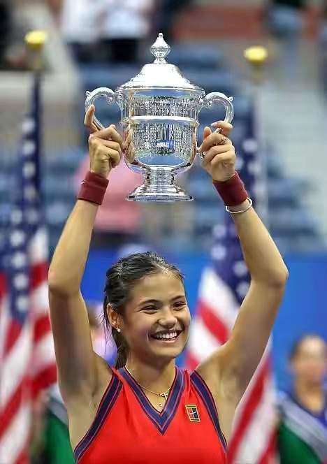 受现实的残 受现实的残